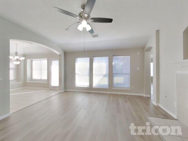 3123 Spring Ranch Ln in Spring, TX - Foto de edificio - Building Photo