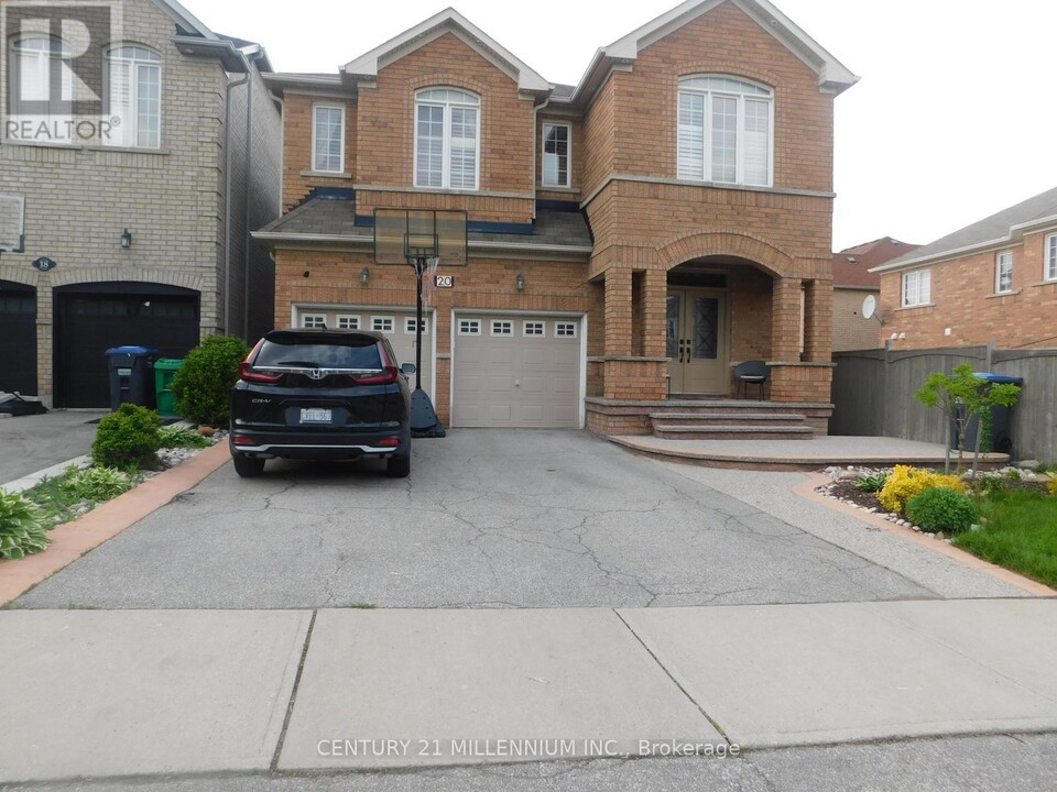 20 Sparhill St in Brampton, ON - Building Photo