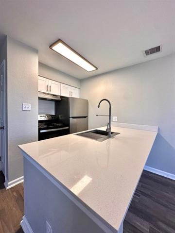 9680 Timberline Dr in Dallas, TX - Building Photo