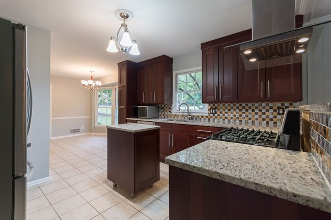 1317 Witham Dr in Dunwoody, GA - Building Photo - Building Photo