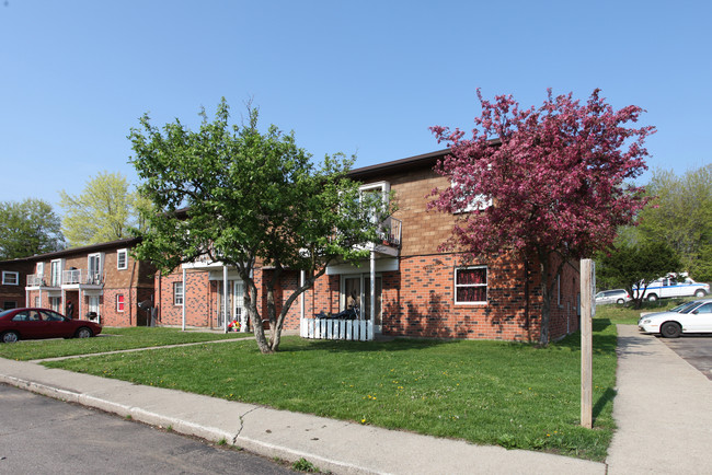 Eastgate Village Apartments in Mansfield, OH - Foto de edificio - Building Photo