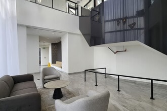 2 David Eyer Rd in Richmond Hill, ON - Building Photo - Building Photo