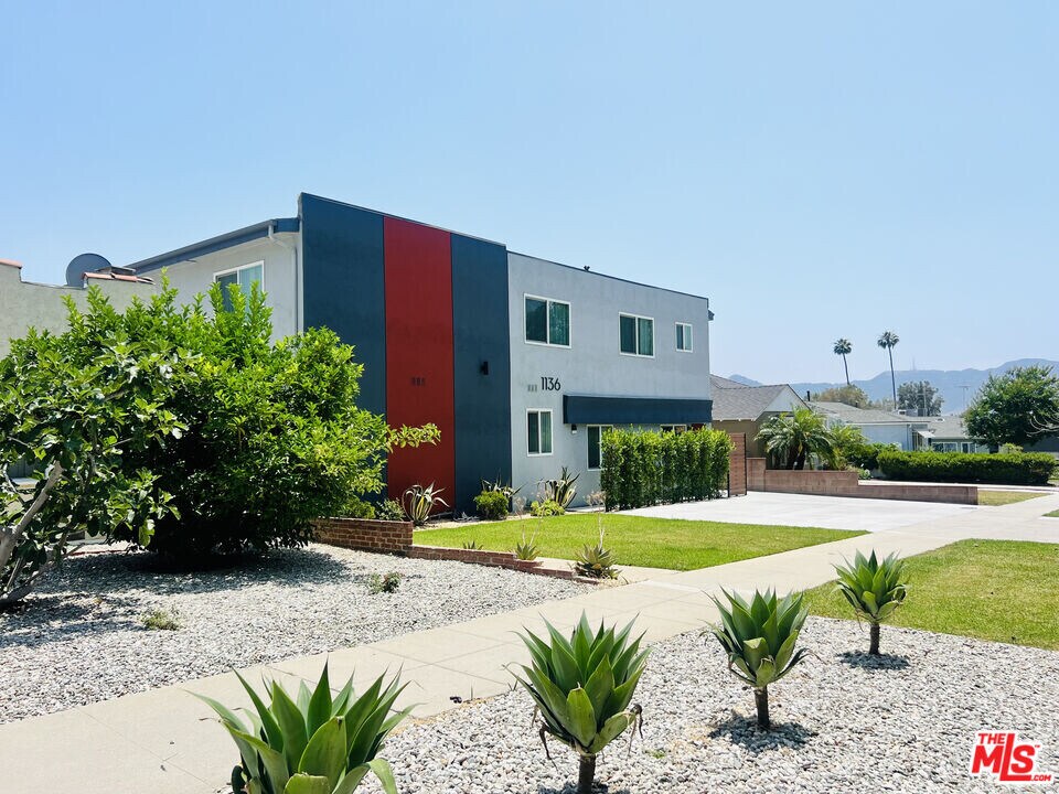 1136 Spazier Ave in Glendale, CA - Foto de edificio