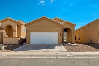 3658 Grand Bahamas Dr in El Paso, TX - Building Photo - Building Photo