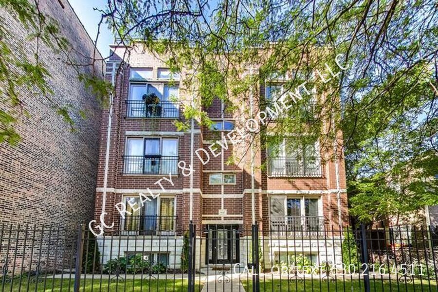 4610 N Ashland Ave in Chicago, IL - Building Photo