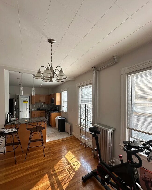 384 Washington St in Cambridge, MA - Foto de edificio - Building Photo