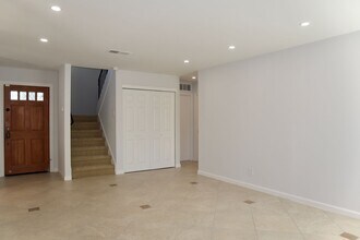 32471 Lake Ree St in Fremont, CA - Building Photo - Building Photo