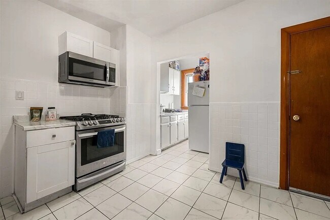 property at 802 Winthrop Ave