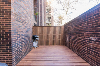 1750 N Wells St, Unit 106 in Chicago, IL - Building Photo - Building Photo