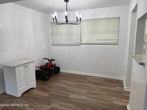 1015 Busac Ave in Jacksonville, FL - Building Photo - Building Photo