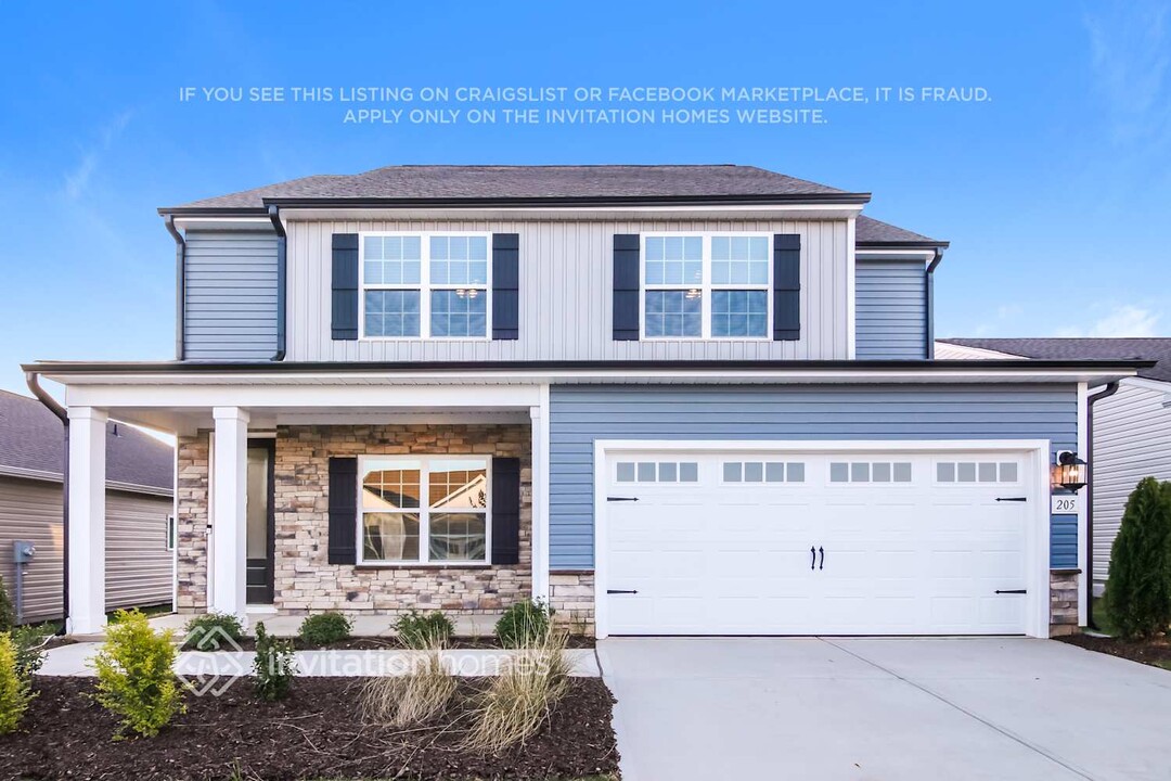 205 Brickwell Wy in Youngsville, NC - Building Photo