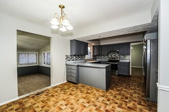 13582 Tradewinds Dr in Strongsville, OH - Building Photo - Building Photo