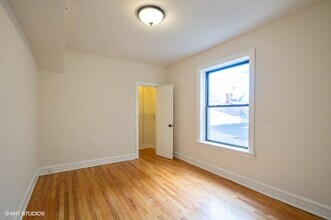 3511 N Racine Ave, Unit 3511-3E in Chicago, IL - Building Photo - Building Photo