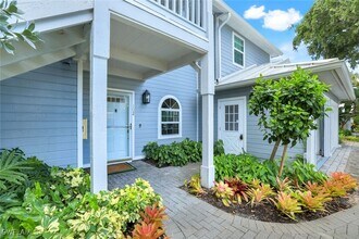 376 3rd St S in Naples, FL - Building Photo - Building Photo