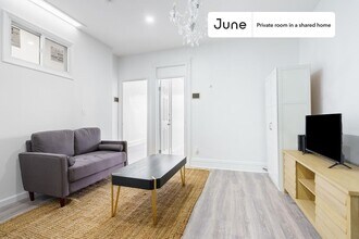 Room in Shared 4 bed/1 bath home in New York, NY - Building Photo - Building Photo