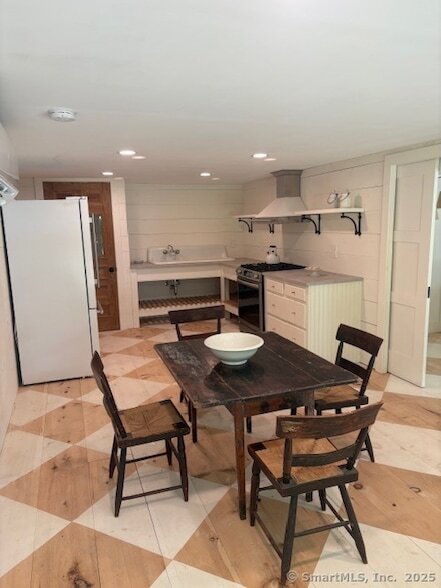 2 Porges Rd in East Haddam, CT - Building Photo