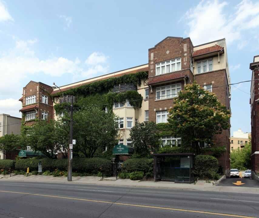 The Hemingway in Toronto, ON - Building Photo