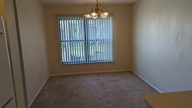 950 S Kanner Hwy, Unit 808 in Stuart, FL - Foto de edificio - Building Photo