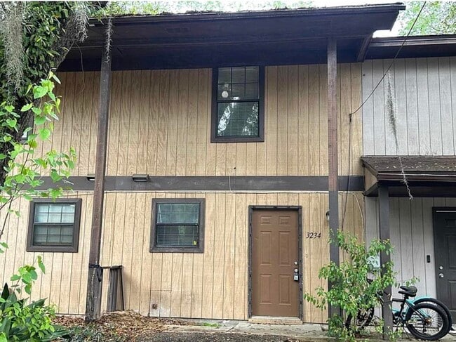 property at 3234 Nekoma Ln