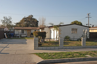 38-40 Raemere St in Camarillo, CA - Building Photo - Building Photo