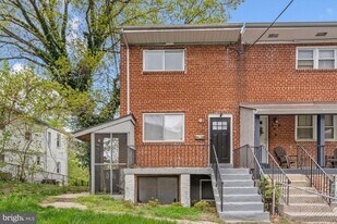 576 49th Pl NE in Washington, DC - Building Photo