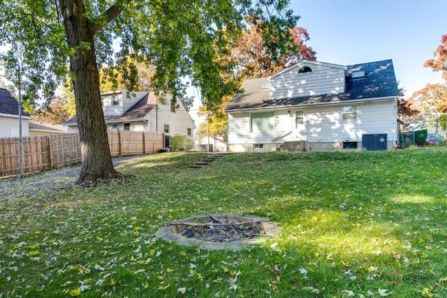 33423 N Mill Rd in Grayslake, IL - Building Photo - Building Photo