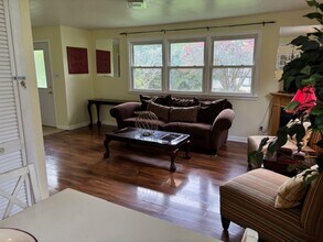 3808 Oakwood Ln in Knoxville, TN - Building Photo - Building Photo
