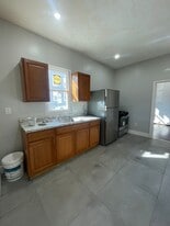 103 Woodlawn Ave, Unit 1R