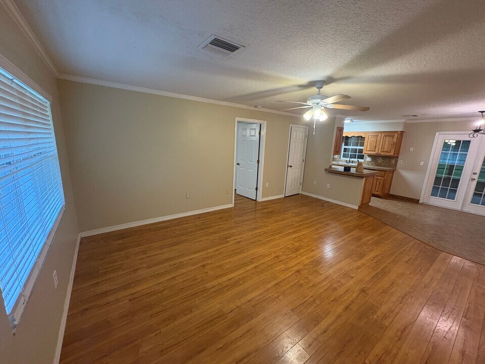 36116 Michigan Dr in Eustis, FL - Foto de edificio