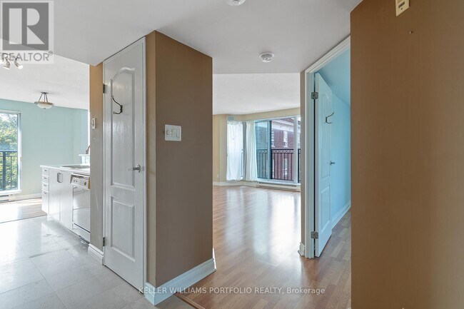 97 Lawton Blvd in Toronto, ON - Building Photo - Building Photo