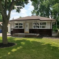 110 Kirby St in Bay City, MI - Building Photo