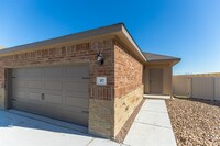 203 Kaspar Way in Canyon Lake, TX - Foto de edificio - Building Photo