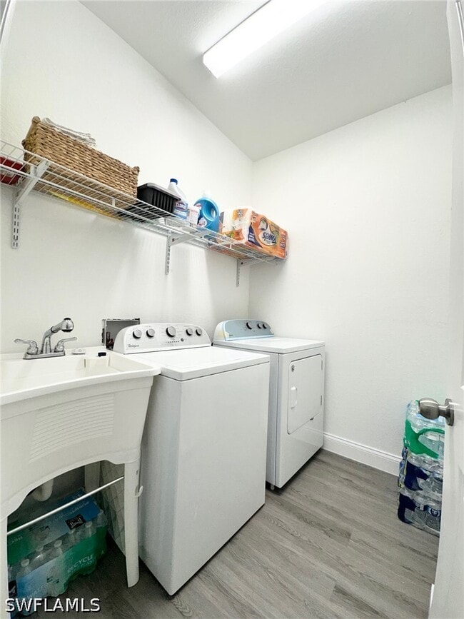 property at 933 Oxford Ave S