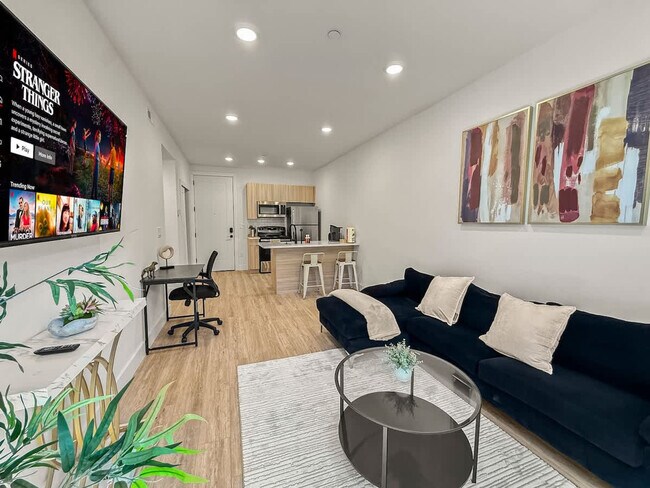 property at 2400 E Huntingdon St