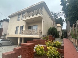 11755 Dorothy St in Los Angeles, CA - Building Photo