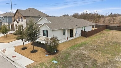 203 Stinchcomb Rd in Hutto, TX - Building Photo - Building Photo