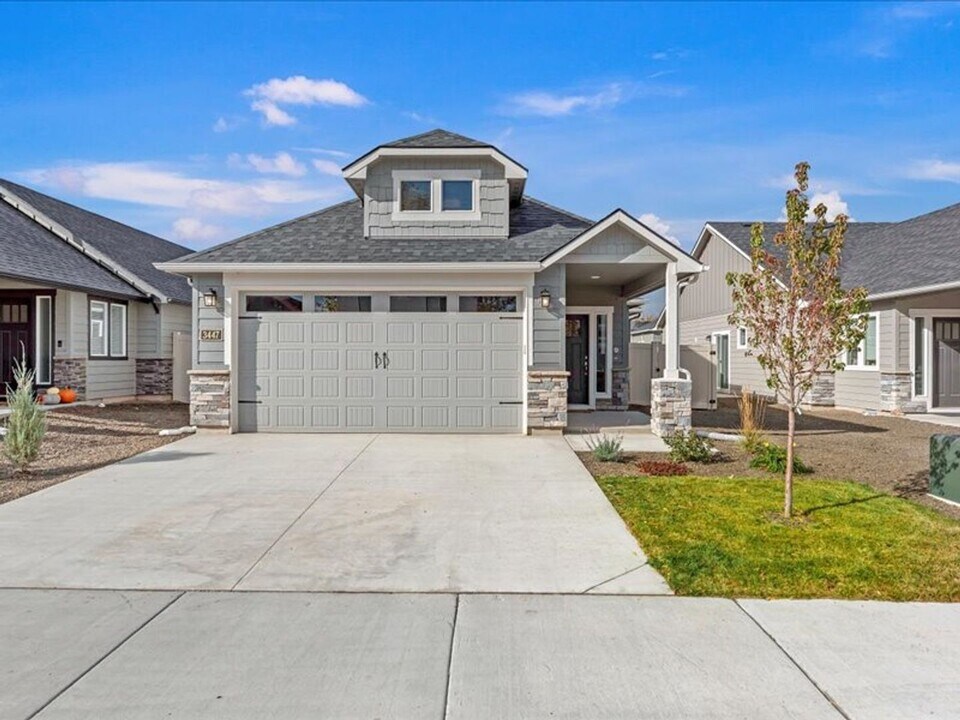 3447 S Garibaldi Pl in Meridian, ID - Building Photo