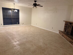 4915 Porter Ridge Dr in Houston, TX - Building Photo - Building Photo