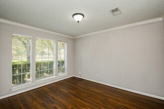 11610 Cypresswood Dr in Houston, TX - Building Photo - Building Photo