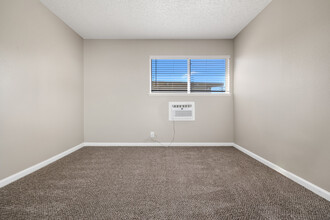 Stardust Villa Apartments in Modesto, CA - Building Photo - Interior Photo