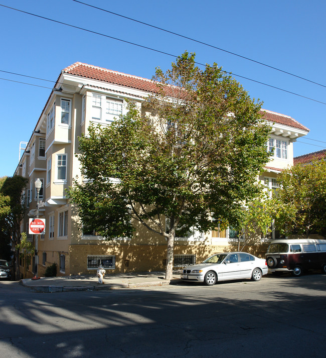 106 Frederick St in San Francisco, CA - Building Photo - Building Photo