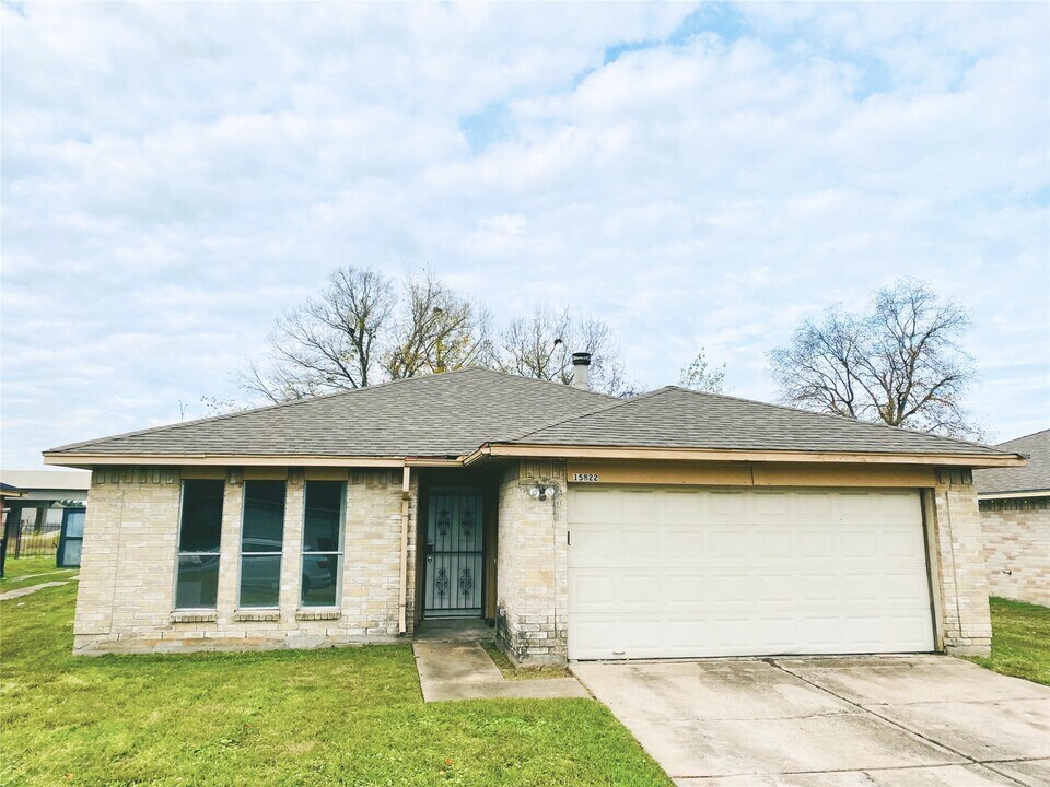 15822 Baybriar Dr in Missouri City, TX - Building Photo