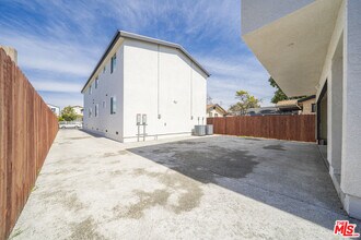 236 W 84th Pl in Los Angeles, CA - Building Photo - Building Photo