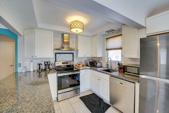 521 N Martha St in Dearborn, MI - Building Photo - Building Photo