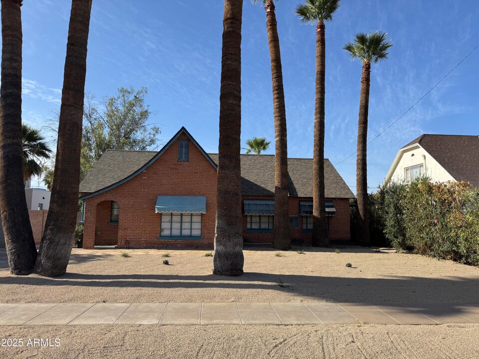 63 W Windsor Ave in Phoenix, AZ - Foto de edificio