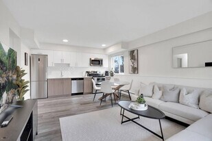 2325 Glen Dr in Vancouver, BC - Building Photo