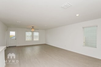 2721 Mistwood Dr in Fort Worth, TX - Foto de edificio - Building Photo