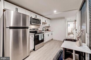 1720 St Paul St in Baltimore, MD - Building Photo