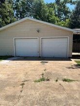 205 N Elm St in Sweeny, TX - Building Photo - Building Photo