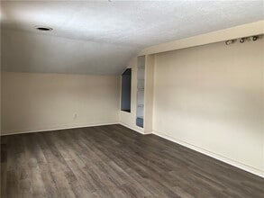 7666 W Ridge Rd in Fairview, PA - Building Photo - Building Photo